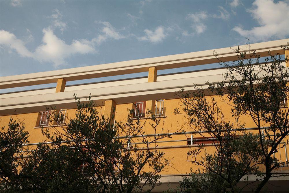 Vilola Bed & Breakfast ซัมบราทิยา ภายนอก รูปภาพ