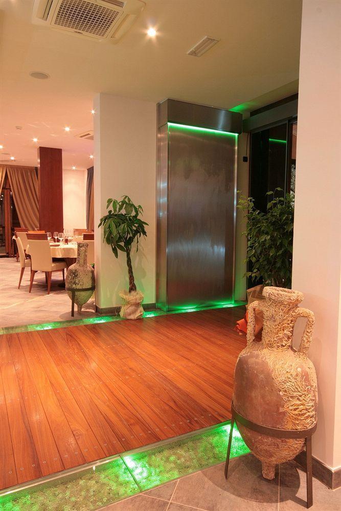 Vilola Bed & Breakfast ซัมบราทิยา ภายนอก รูปภาพ