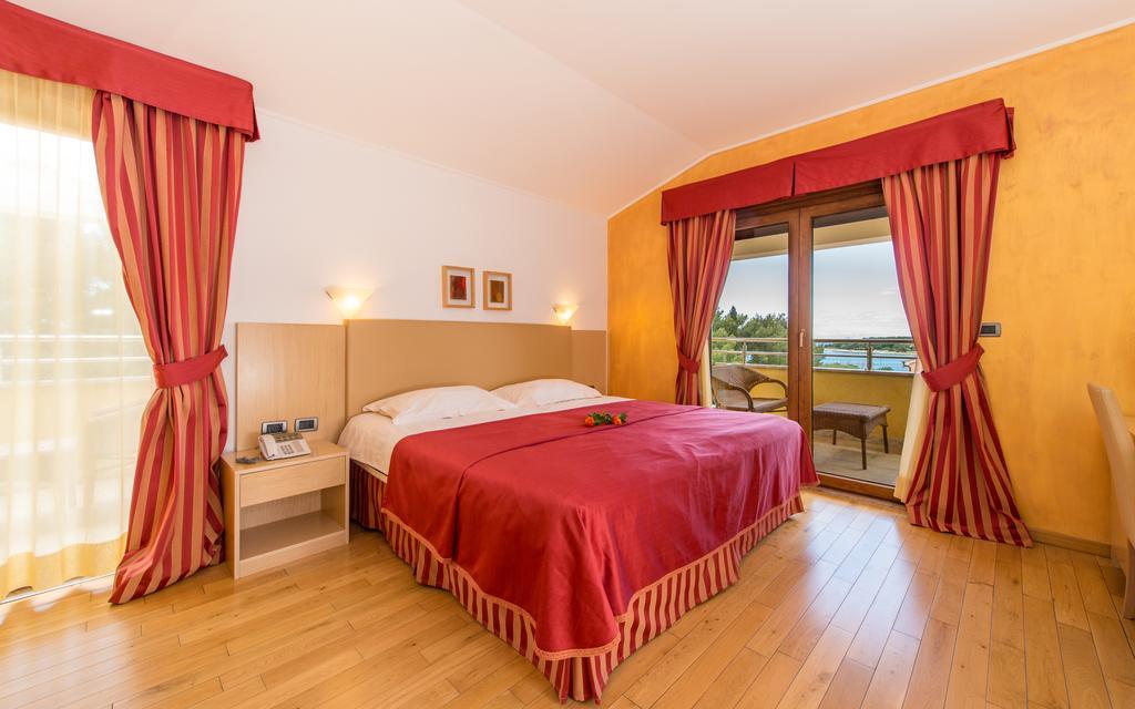 Vilola Bed & Breakfast ซัมบราทิยา ภายนอก รูปภาพ