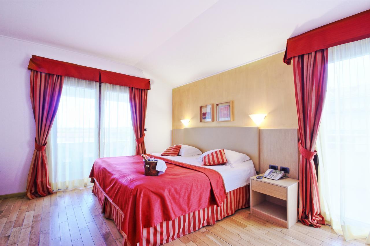 Vilola Bed & Breakfast ซัมบราทิยา ภายนอก รูปภาพ